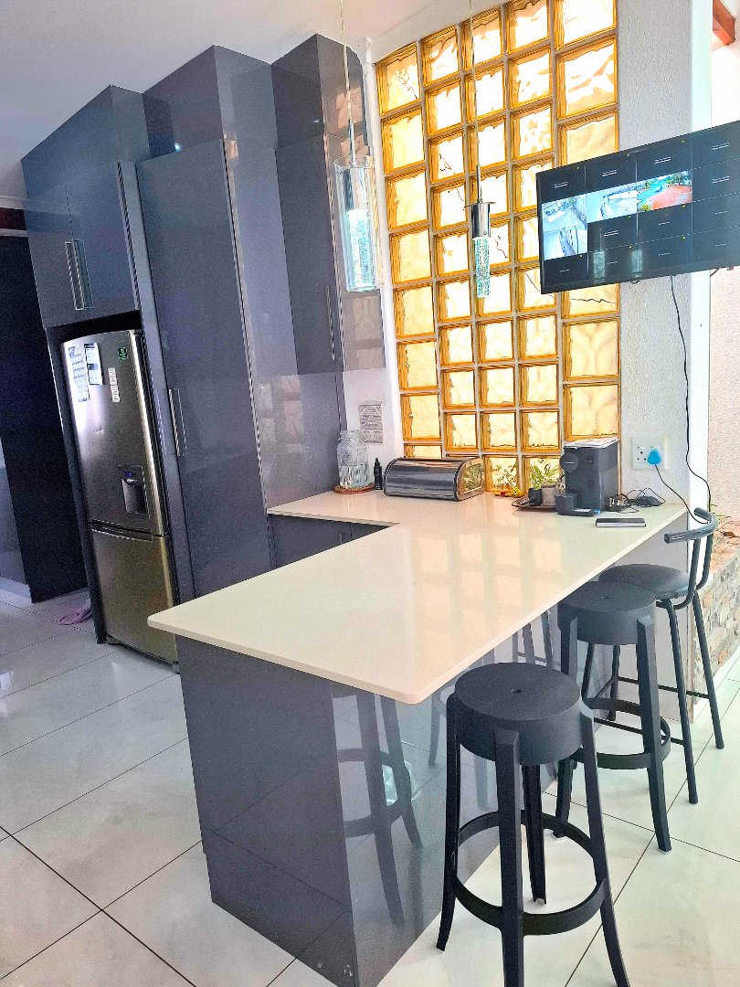 4 Bedroom Property for Sale in Welgelegen 3 Western Cape
